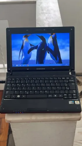 Netbook Samsung Antigo - Intel Atom / Windows 7 (Ideal para tarefas básicas ou peças)