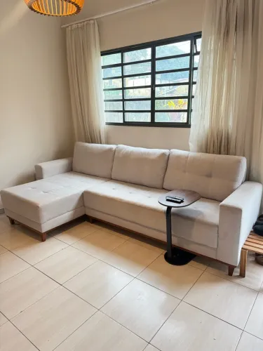 Sofá em L com Chaise