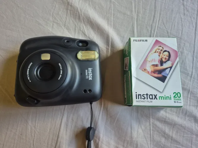 Câmera polaroid Instax mini 11