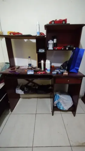 Escrivaninha pequena