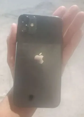 IPhone 11 com a placa queimada