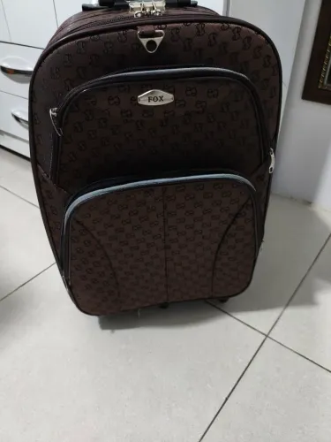 Vendo Mala grande em bom estado, usada ap mas duas vezes.