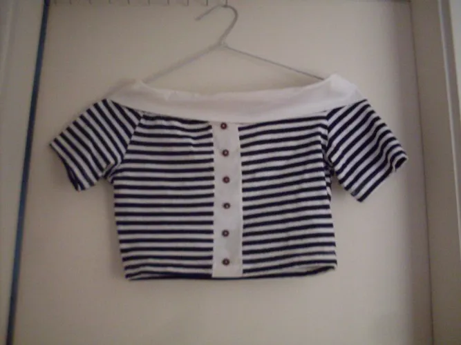Blusa navy ombro curta