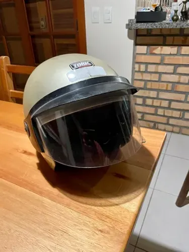 Capacete retrô marca Tork Helmets tamanho 56