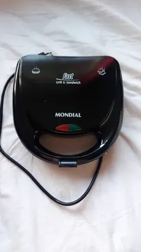 Sandwuicheira elétrica NOVA