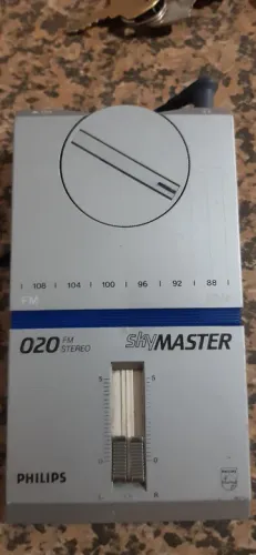 Rádio FM Philips Skymaster 020 - Antigo e Clássico