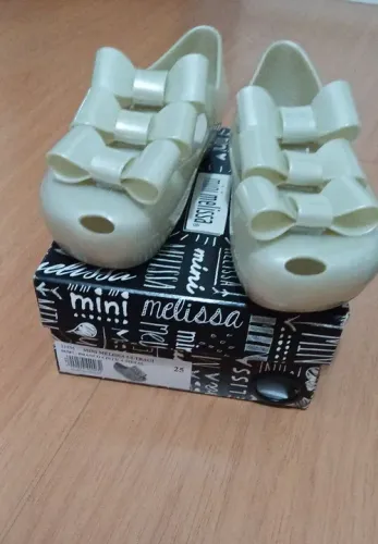 Mini Melissa Ultragirl branco cintila