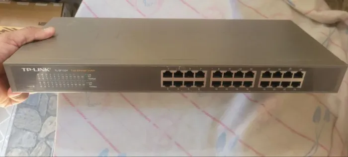 TL-SF1024 Switch Montável em Rack de 24 portas 10/100Mbps