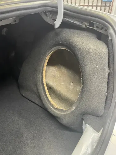 Box em fibra para corsa sedan encarpetado