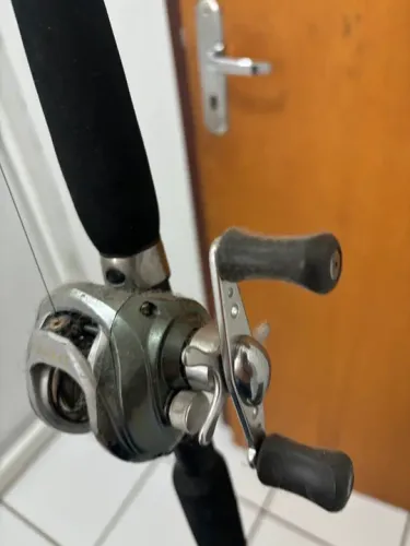 Conjunto Vara e Reel de Pesca