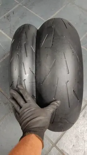 Par pneu Usado Pirelli Diablo Rosso Corsa4 180/55-17 e 120/70-17