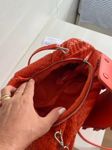 Bolsa em Couro Trançado
