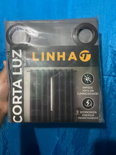 Cortina cinza blackout
