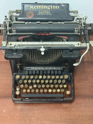 Máquina de Escrever Remington Antiga - Decoração Vintage