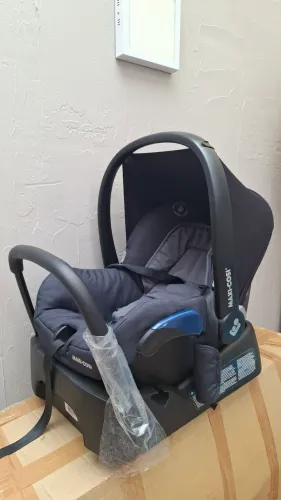 Kit Bebê Conforto Caderinha Carro con Base. MAXI.COSI