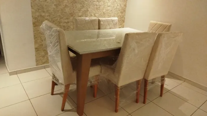 Mesa de jantar 6 lugares com entrega imediata