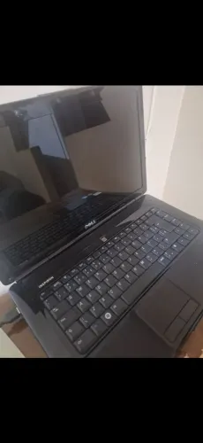 Notebook DELL (Bateria viciada) Funcionando normal.