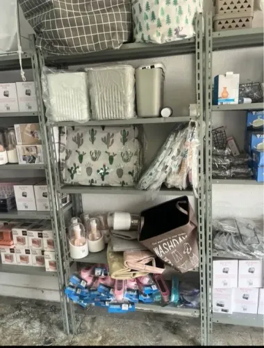 Estantes de aço reforçadas