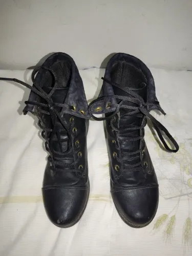 Bota coturno feminina 