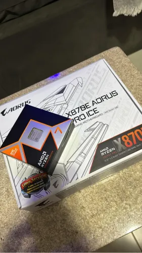 KIT 9800X3D X870 AORUS PRO ICE