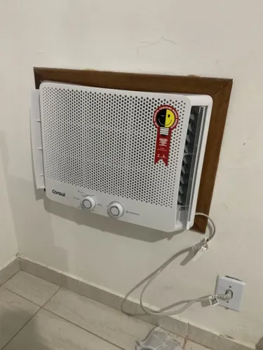 Ar condicionado Janela 12.000 Btu 127V Modelo de caixa pequena seminovo Entrega gratuita 