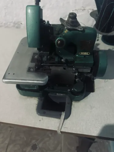Máquina overlock chinesinha (Aceito cartão)