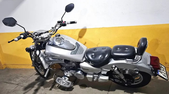 VENDE-SE OU TROCA POR OUTRA MOTO 