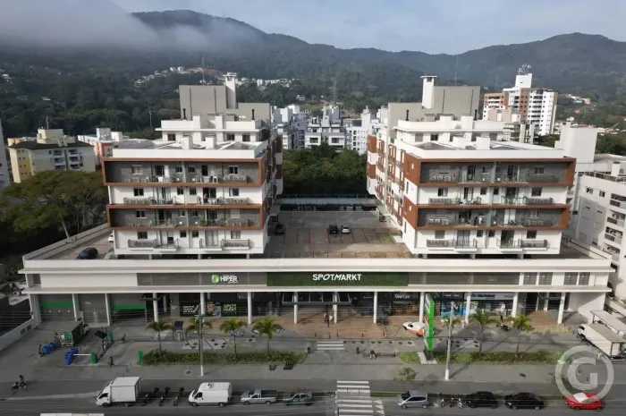 Loja espaçosa no coração de Florianópolis: ideal para seu negócio comercial!
