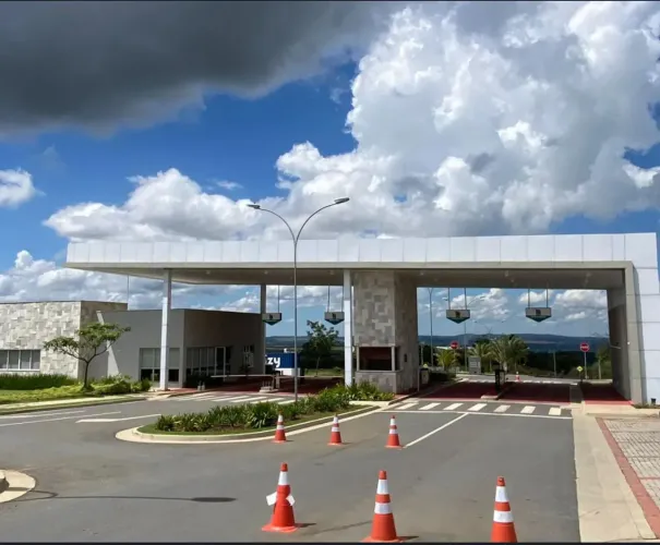 JARDINS NÁPOLES Terreno em condomínio fechado com infraestrutura completa