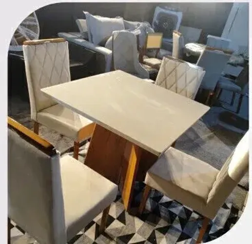 Mesa Alice 0,90m x 0,90m com 4 Cadeiras Alice