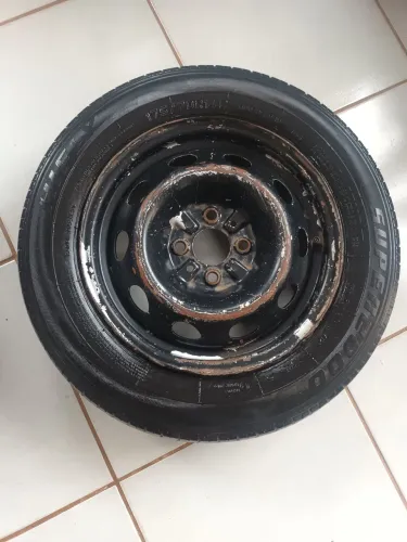 Pneu e roda Aro 14