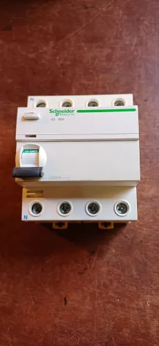 Disjuntor Schneider Electric IID 80A 300mA