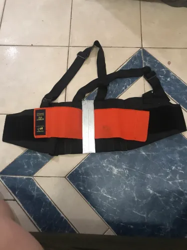 Cinta lombar ergonômica