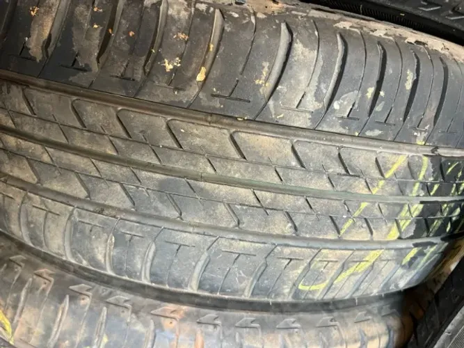 Pneu 185/60/15 Bridgestone  90% vida útil