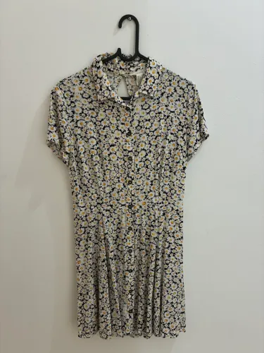 Vestido floral costas nuas Forever 21