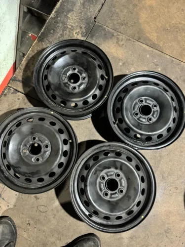 Rodas de ferro 4x100 ARO 14 TOYOTA 