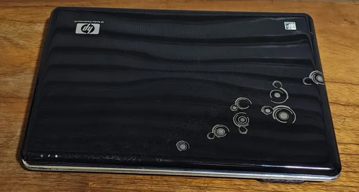 Notebook HP Preto com Design Moderno