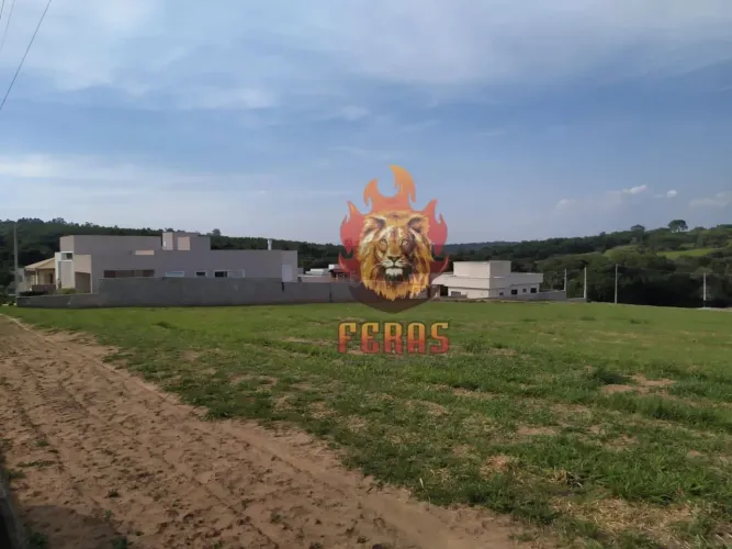 Terreno à Venda em Condomínio - Araçoiaba da Serra, SP: Oportunidade Única!