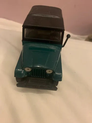 Miniatura carrinho Jeep Willys.