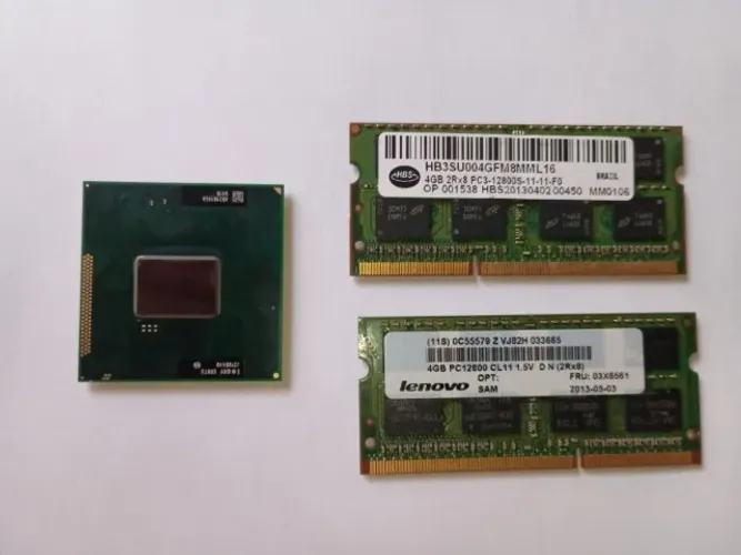 Intel Core I3-2348M CPU 2,3GHz + 2 pentes de memorias 4GB cada
