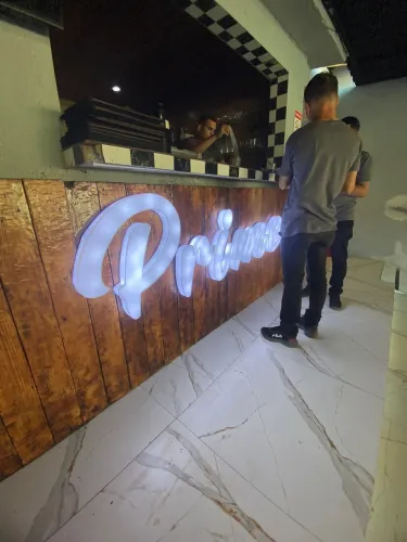 Letreiros luminosos em acrílico ou pvc contato *