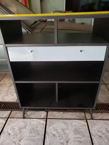 Hack de sala  preto com uma gaveta