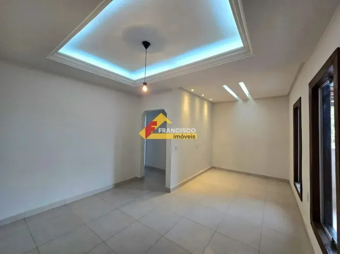 Casa à venda, 4 quartos, 1 suíte, 4 vagas, Santa Rosa - Divinópolis/MG