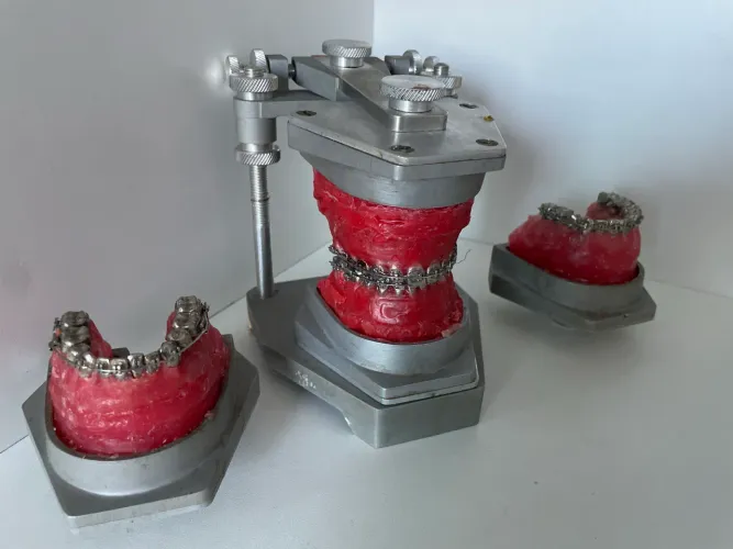 Articulador odontológico