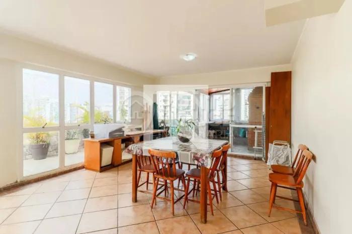 Cobertura Duplex à Venda no Campo Belo, 4 Dormitórios e 2 Vagas
