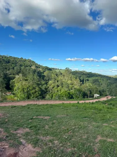 Oportunidade em Ibiúna: Terrenos de 1630m² em Condomínio Fechado