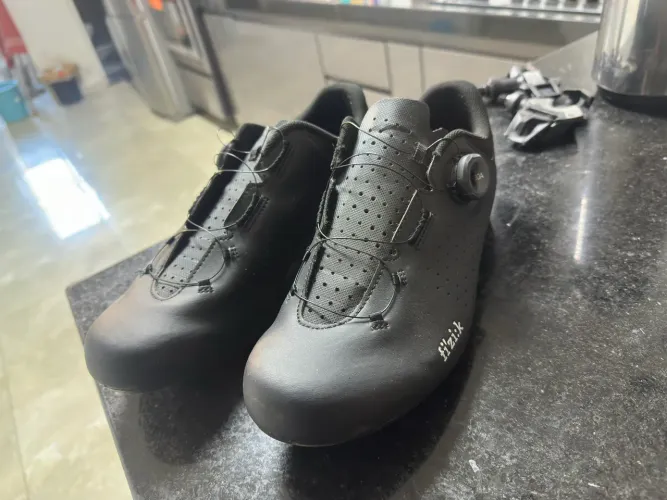 Sapatilha De Ciclismo Fizik Vento Omna Wide preta