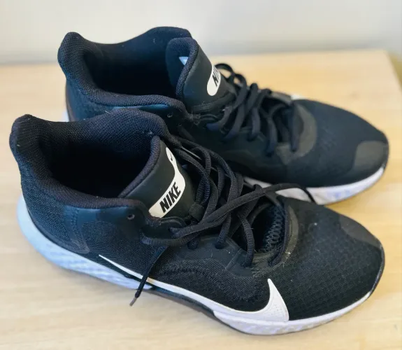 Vendo Tênis Marca Nike