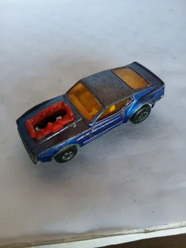 Miniatura matchbox england mustang piston popper 