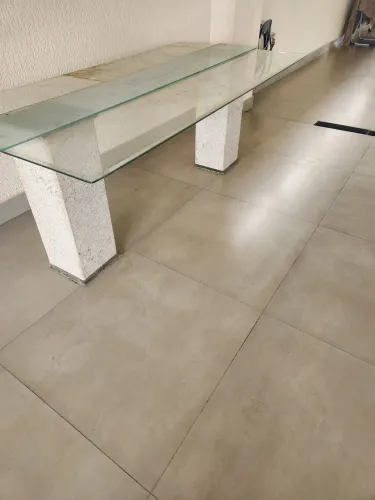 Tampo de vidro bisotado para mesa medidas 200x100 bases de granito. Muito util